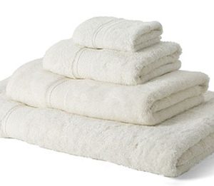 600 GSM Cream Bamboo Towel Bale 6 Piece – 2 Face Cloths, 2 Hand Towels, 2 Bath Sheets